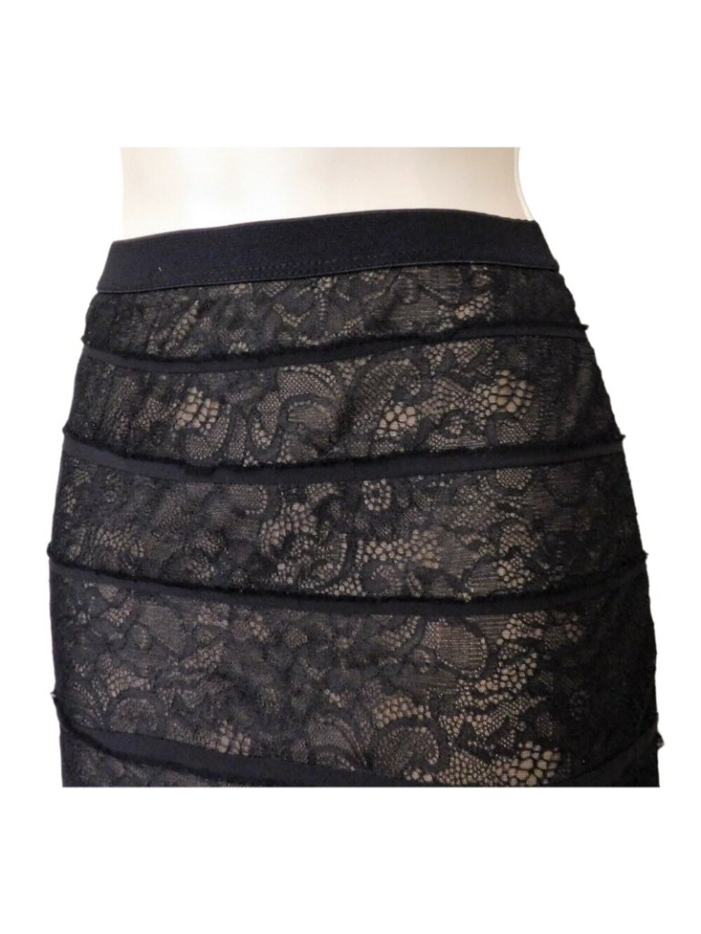 BCBG Maxazria Jocelyn Lace Skirt M Black Over Beige Lining Elastic Waist Nylon - Picture 2 of 4